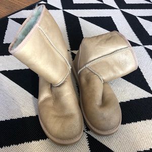 Gold Metallic Uggs Size 7 VGUC